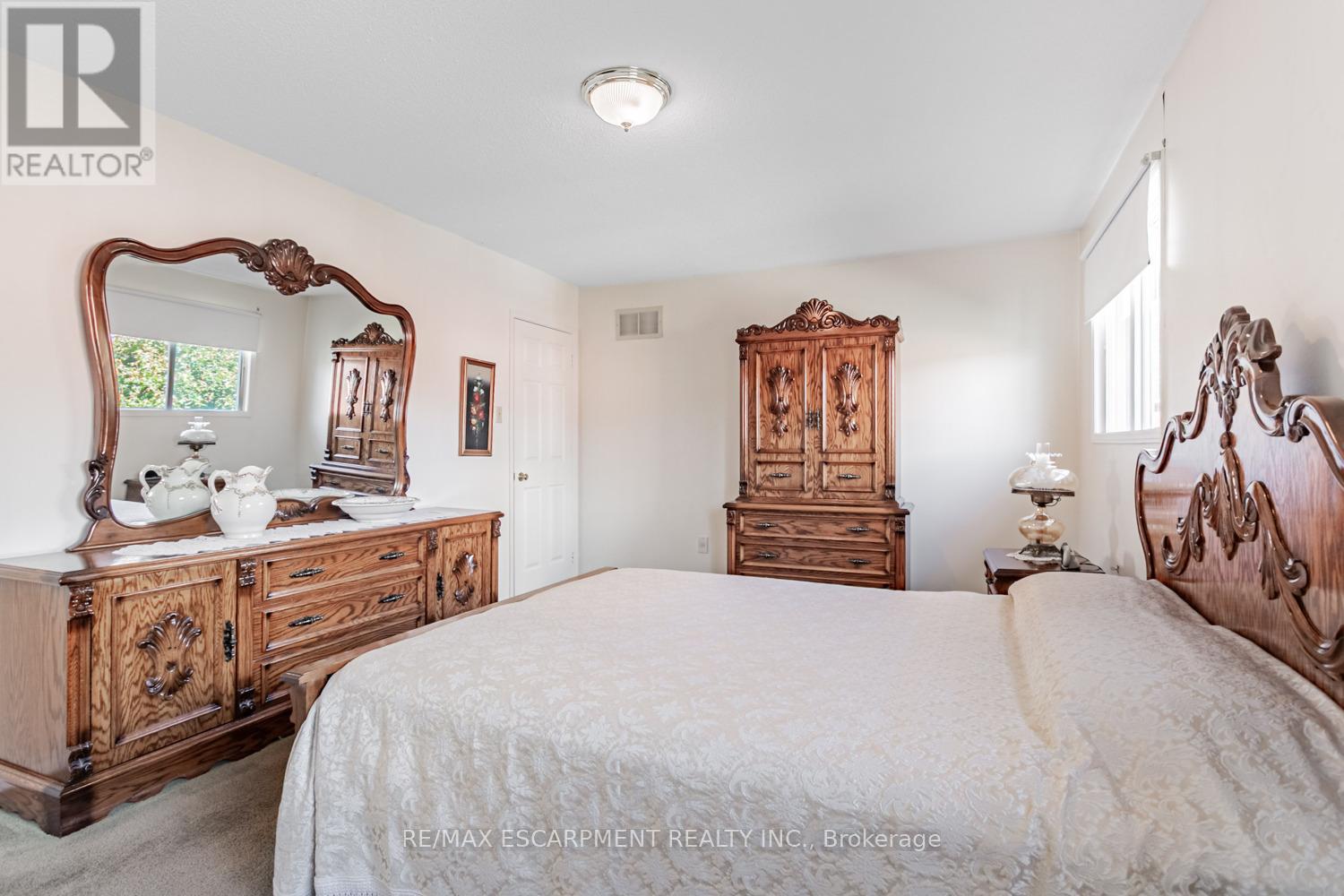 267 Macedonia Crescent, Mississauga, Ontario  L5B 3R9 - Photo 29 - W12476609