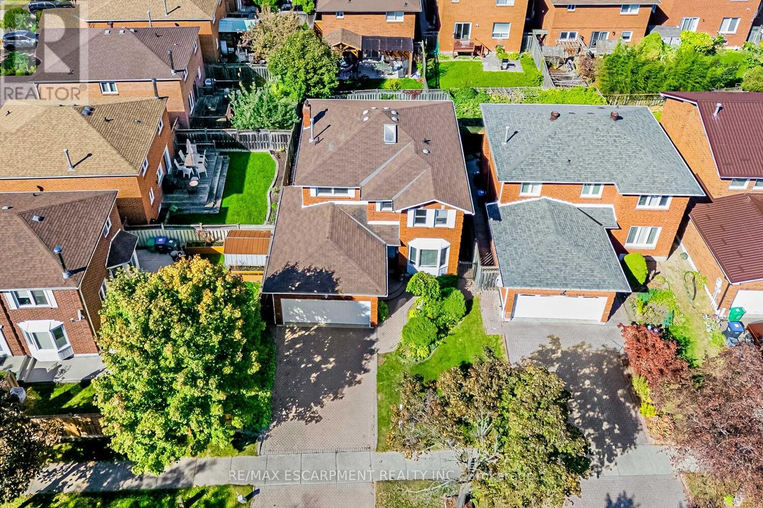 267 Macedonia Crescent, Mississauga, Ontario  L5B 3R9 - Photo 42 - W12476609