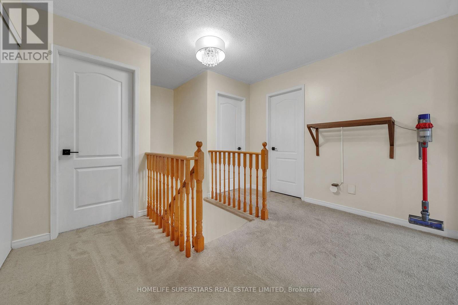 82 Jewel Crescent, Brampton, Ontario  L6R 2P4 - Photo 25 - W12476620