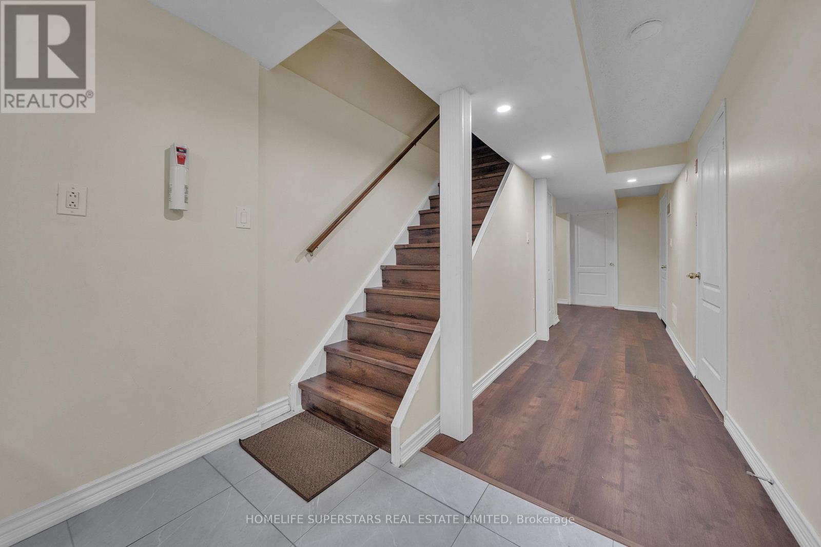 82 Jewel Crescent, Brampton, Ontario  L6R 2P4 - Photo 39 - W12476620