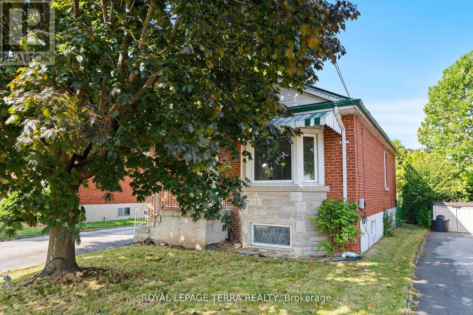 278 East 34th Street, Hamilton, Ontario  L8V 3W9 - Photo 4 - X12476603