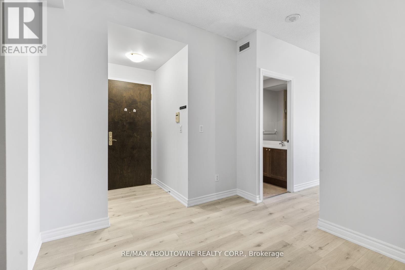 3503 - 761 Bay Street, Toronto, Ontario  M5G 2R2 - Photo 4 - C12476663
