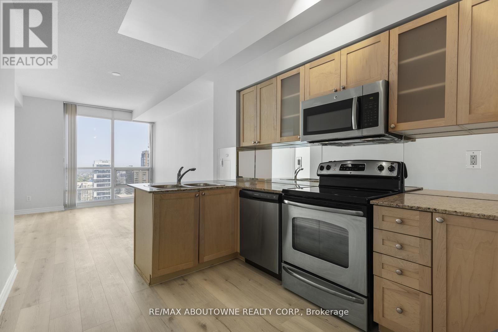 3503 - 761 Bay Street, Toronto, Ontario  M5G 2R2 - Photo 6 - C12476663