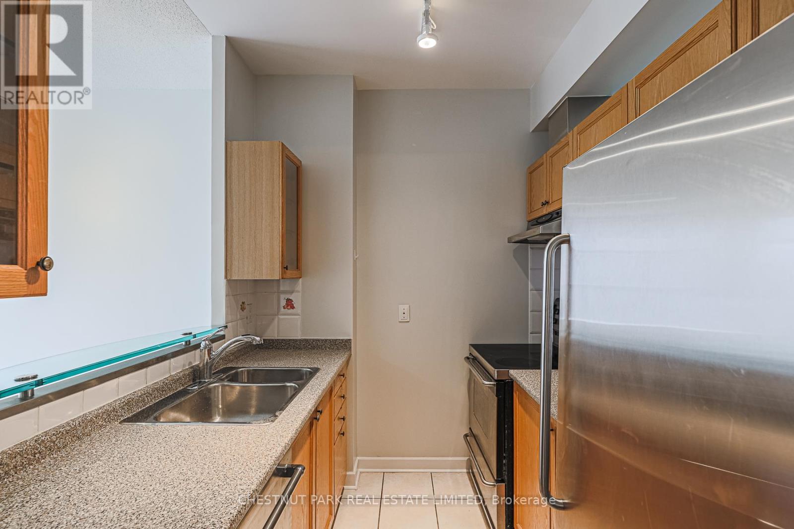 1119 - 438 Richmond Street W, Toronto, Ontario  M5V 3S6 - Photo 3 - C12476732