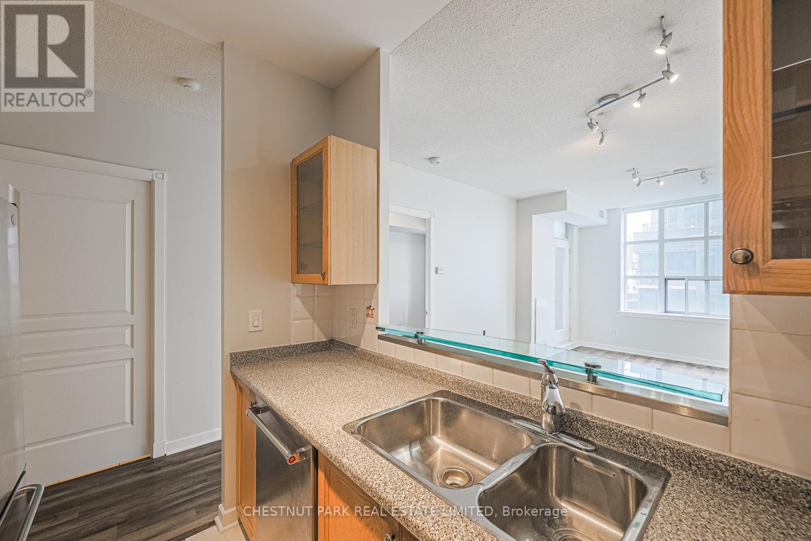 1119 - 438 Richmond Street W, Toronto, Ontario  M5V 3S6 - Photo 6 - C12476732