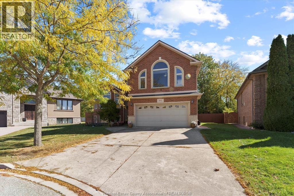 892 Massimo, Windsor, Ontario  N9G 3C6 - Photo 3 - 25026763