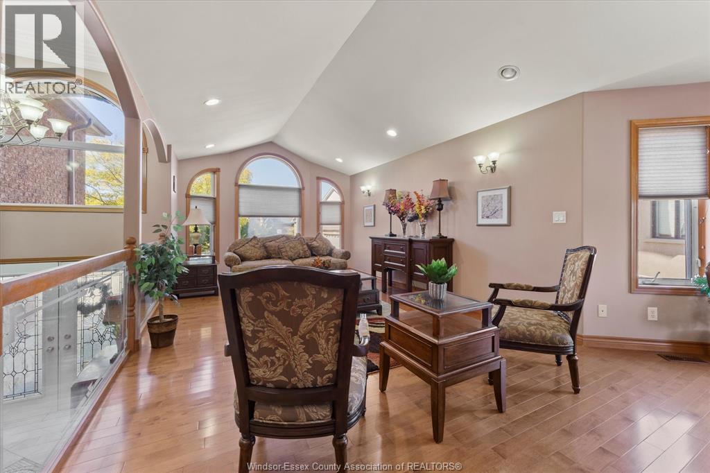 892 Massimo, Windsor, Ontario  N9G 3C6 - Photo 9 - 25026763
