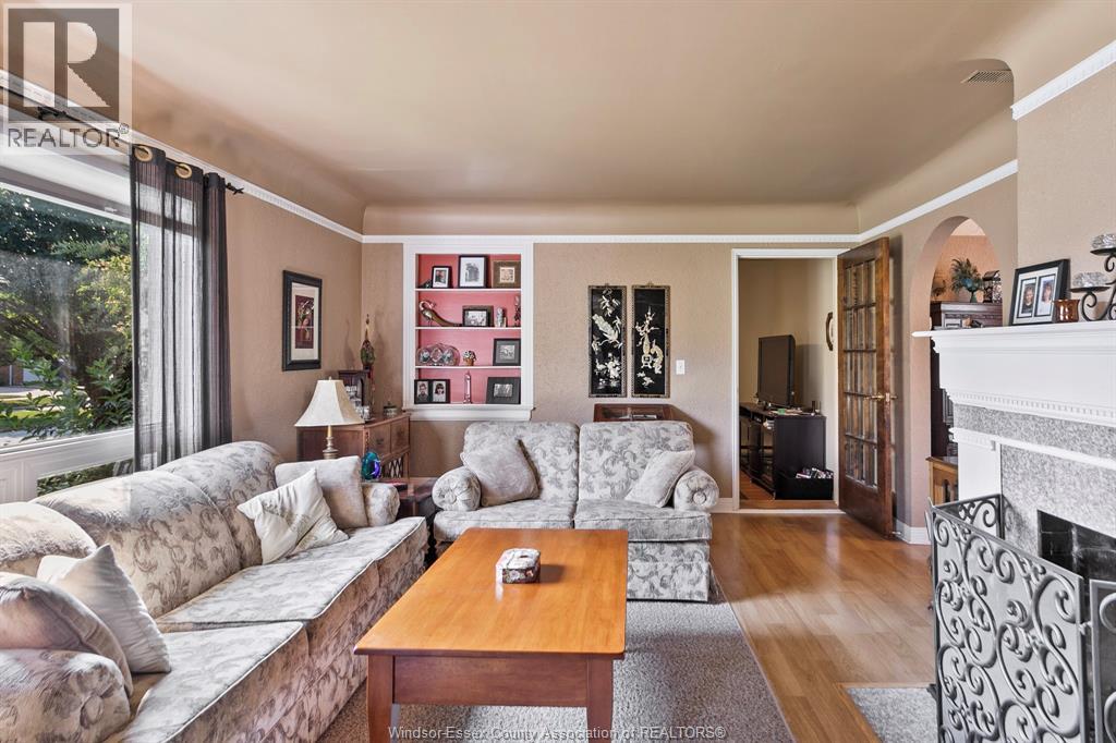 2337 Rossini, Windsor, Ontario  N8W 4P7 - Photo 3 - 25015034