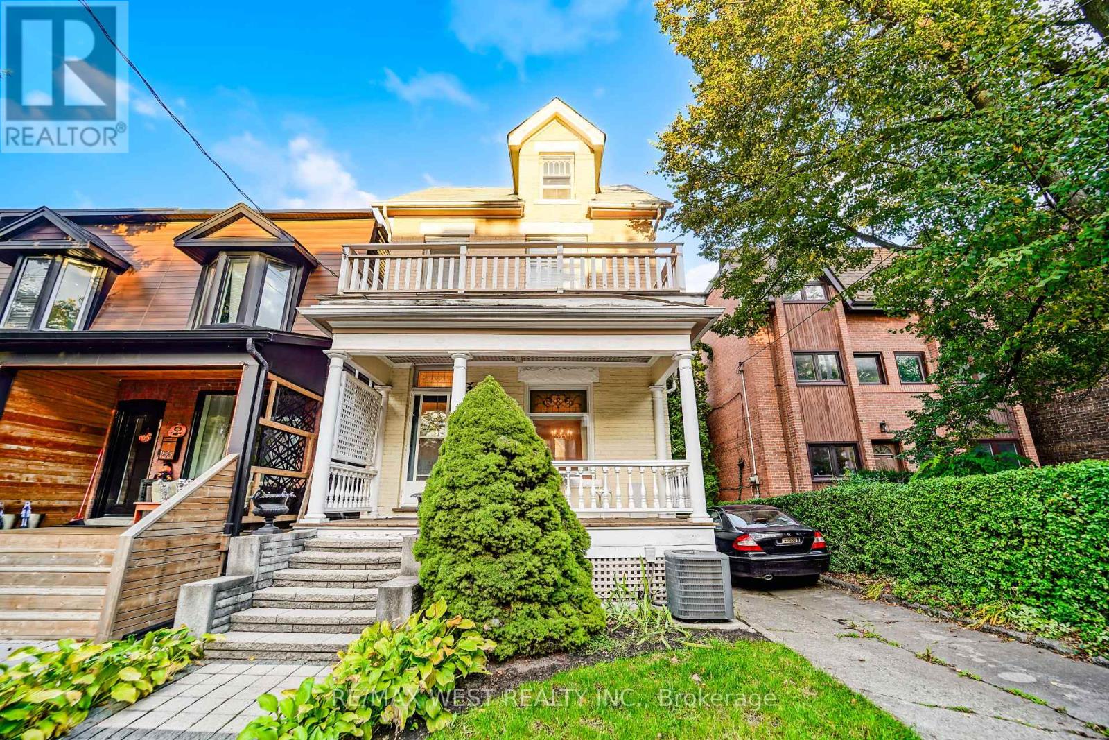 153 BOOTH AVENUE, Toronto, Ontario