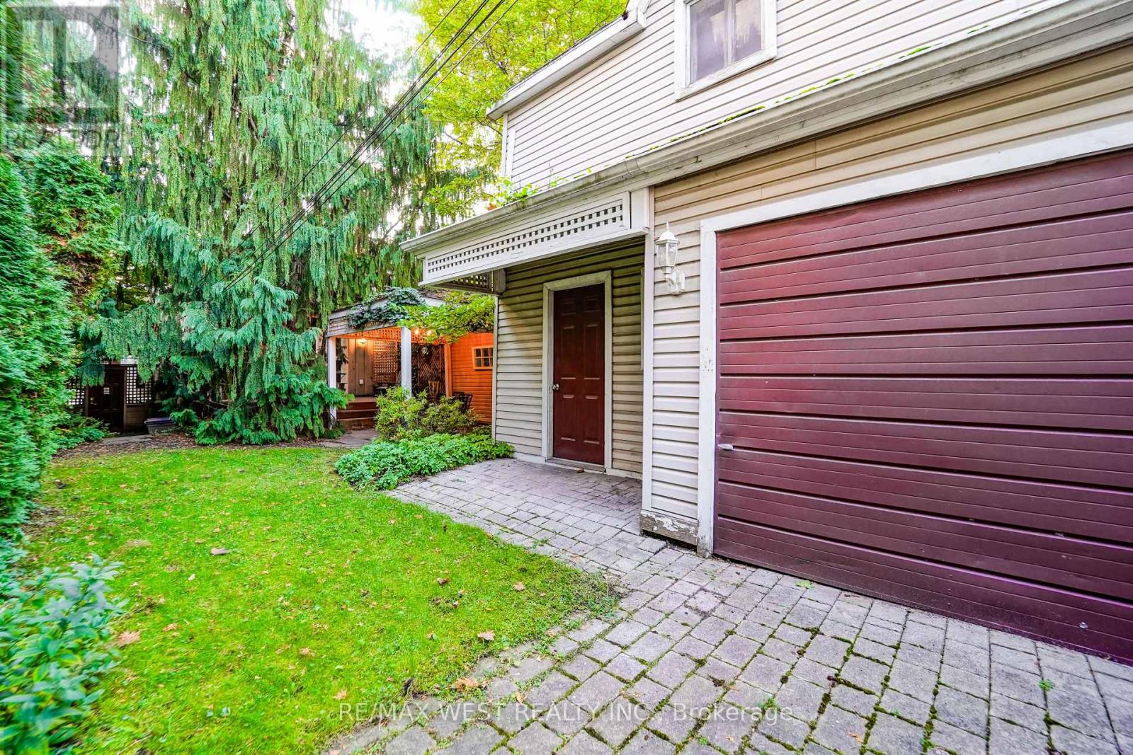 153 Booth Avenue, Toronto, Ontario  M4M 2M5 - Photo 10 - E12476699
