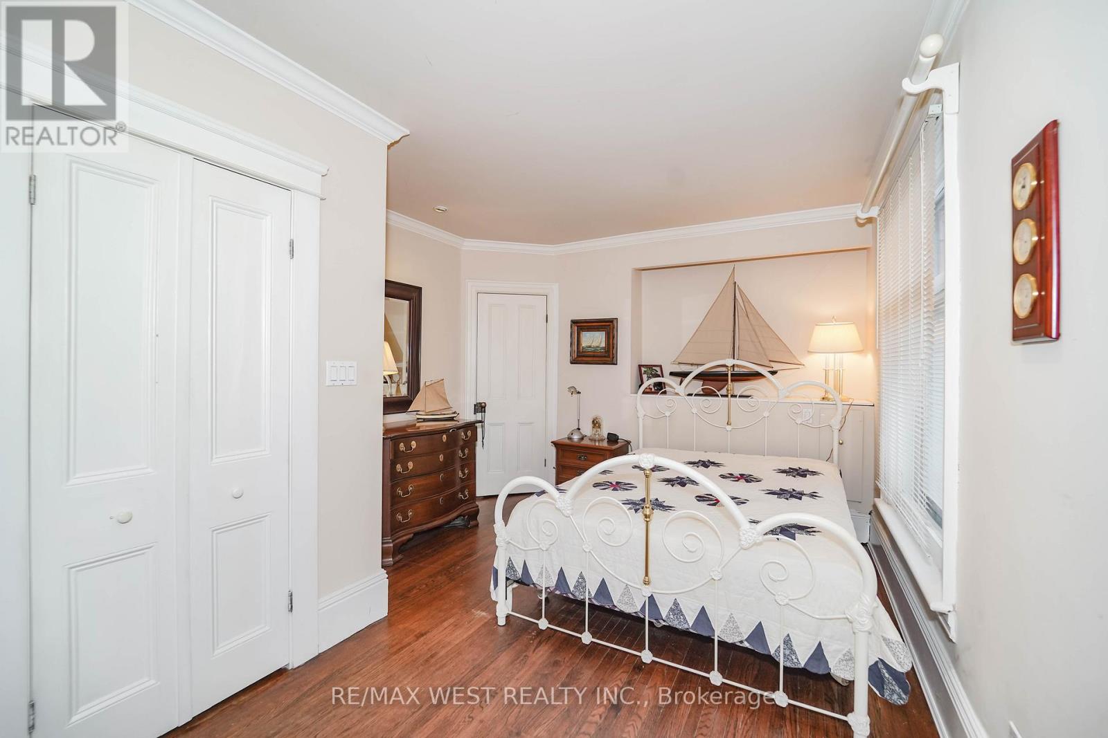 153 Booth Avenue, Toronto, Ontario  M4M 2M5 - Photo 6 - E12476699
