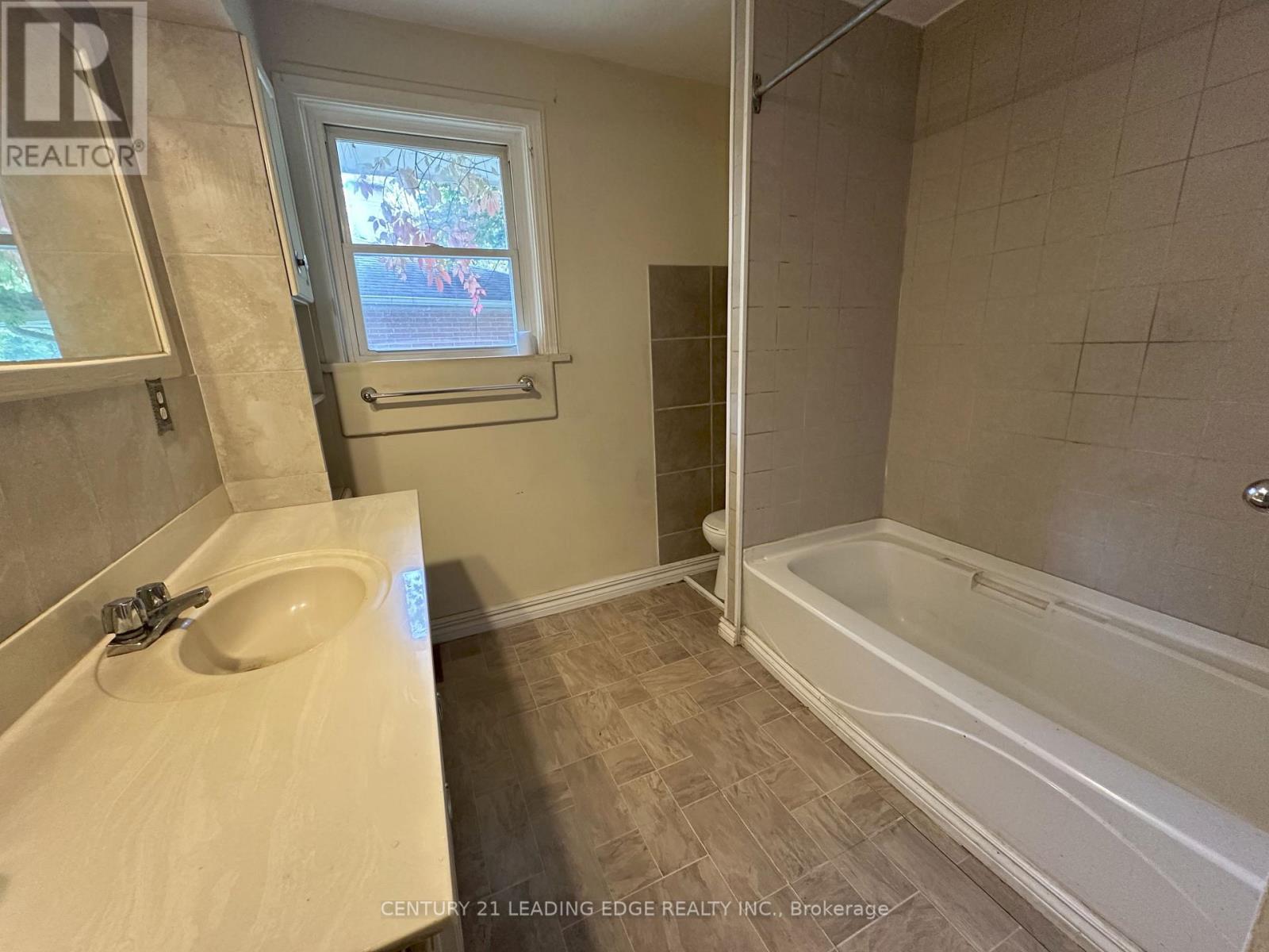 339 Jaybell Grove Grove, Toronto, Ontario  M1C 2X4 - Photo 5 - E12476714
