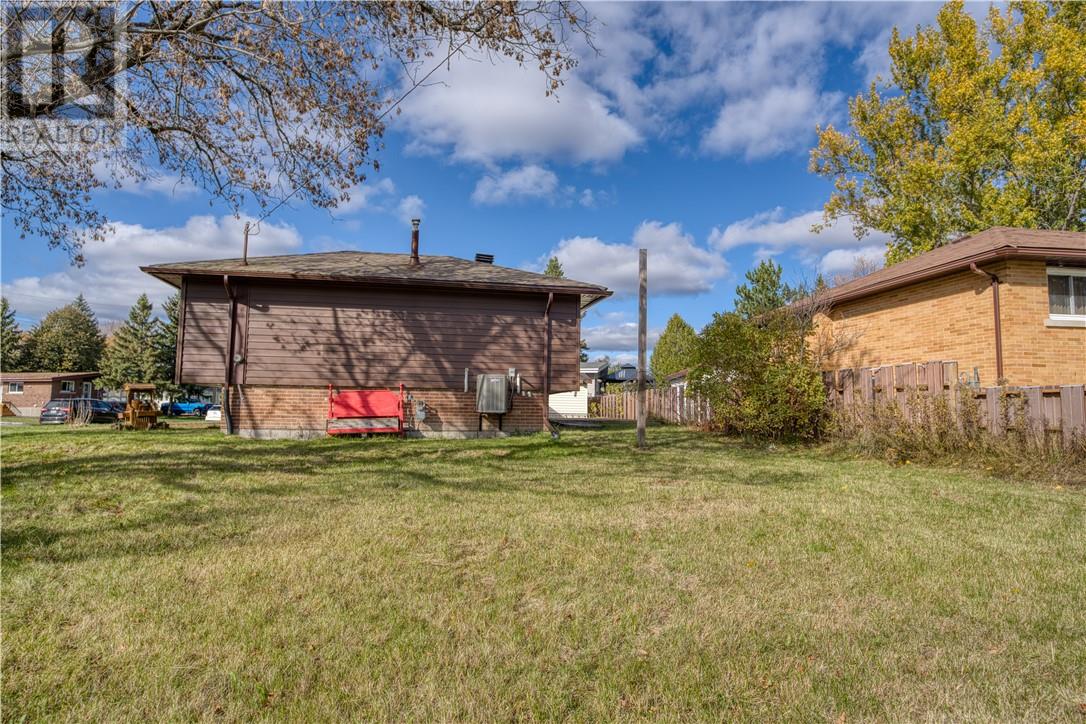 12 Metcalfe, Garson, Ontario  P3L 1K7 - Photo 12 - 2125342