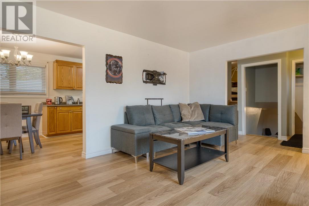 12 Metcalfe, Garson, Ontario  P3L 1K7 - Photo 3 - 2125342