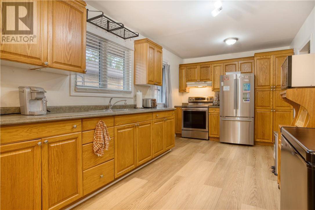 12 Metcalfe, Garson, Ontario  P3L 1K7 - Photo 5 - 2125342