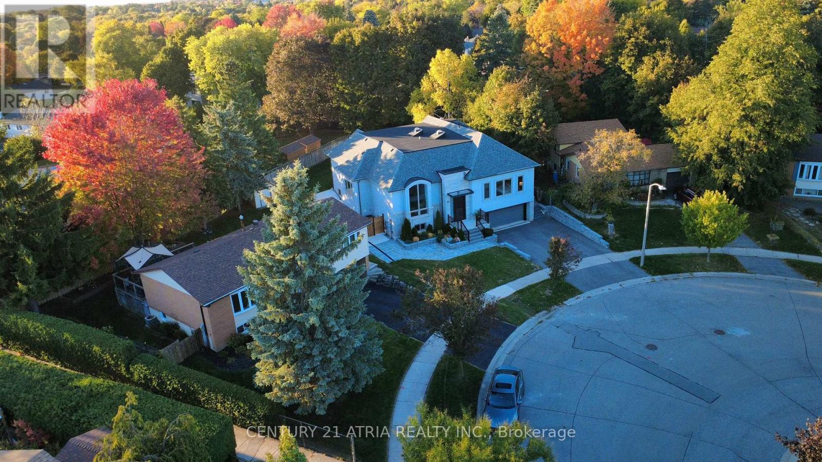 41 Sir Bodwin Place, Markham, Ontario  L1P 2X7 - Photo 2 - N12476666