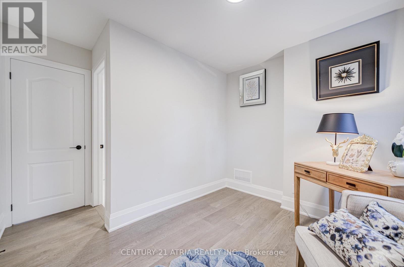 33 Sir Brandiles Place, Markham, Ontario  L3P 2Z4 - Photo 14 - N12476678