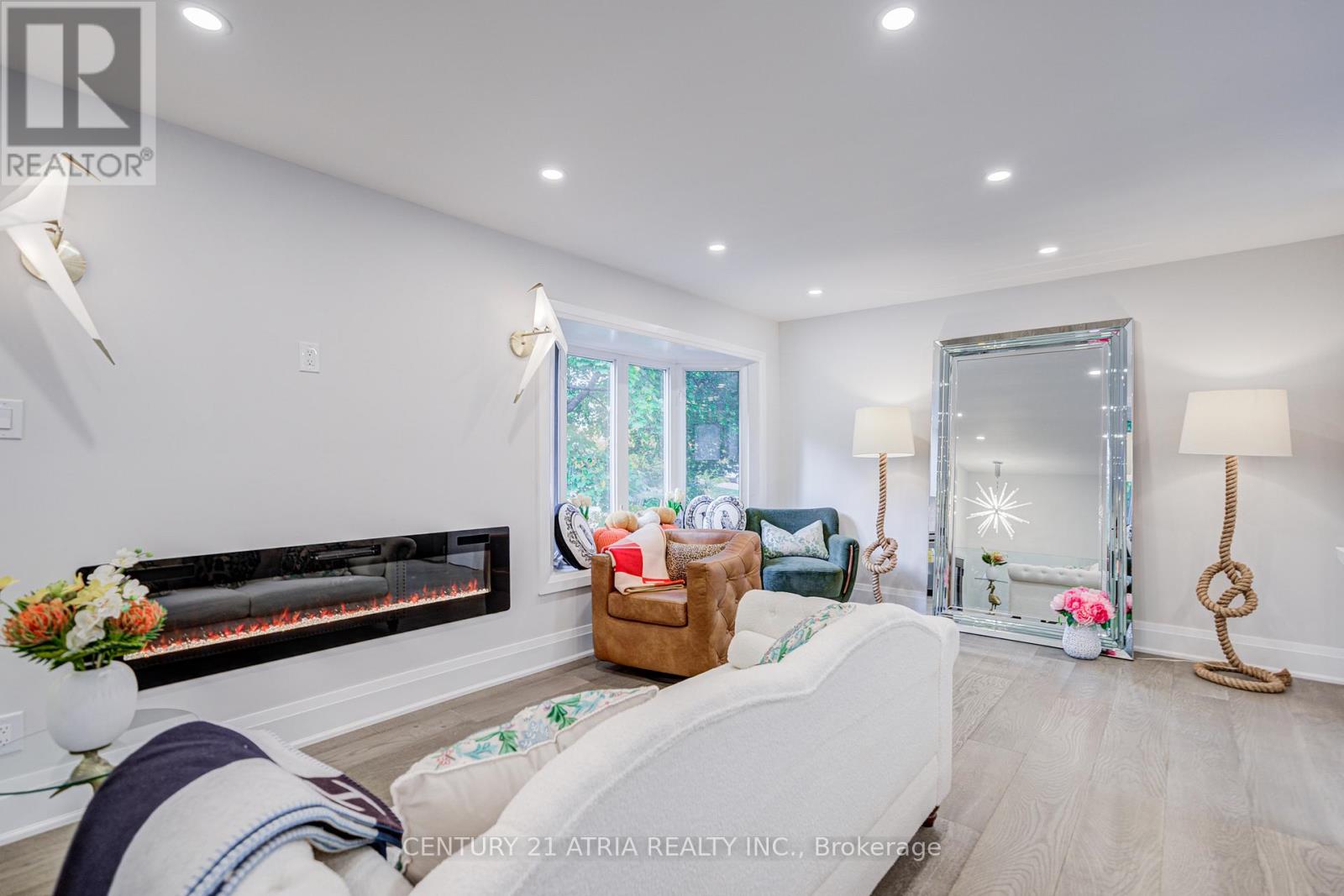 33 Sir Brandiles Place, Markham, Ontario  L3P 2Z4 - Photo 8 - N12476678