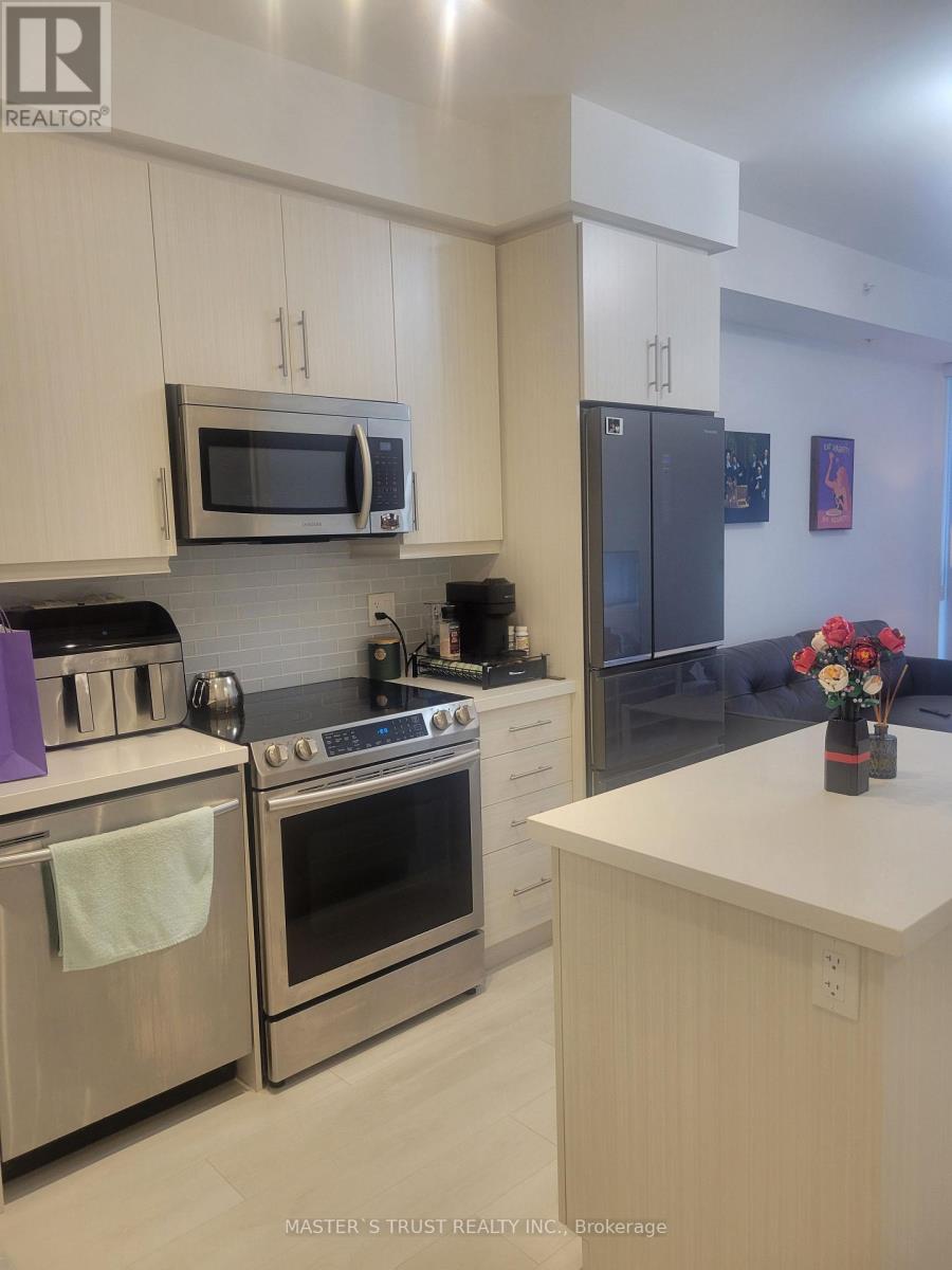 402 - 75 Oneida Crescent, Richmond Hill, Ontario  L4B 0A6 - Photo 3 - N12476712