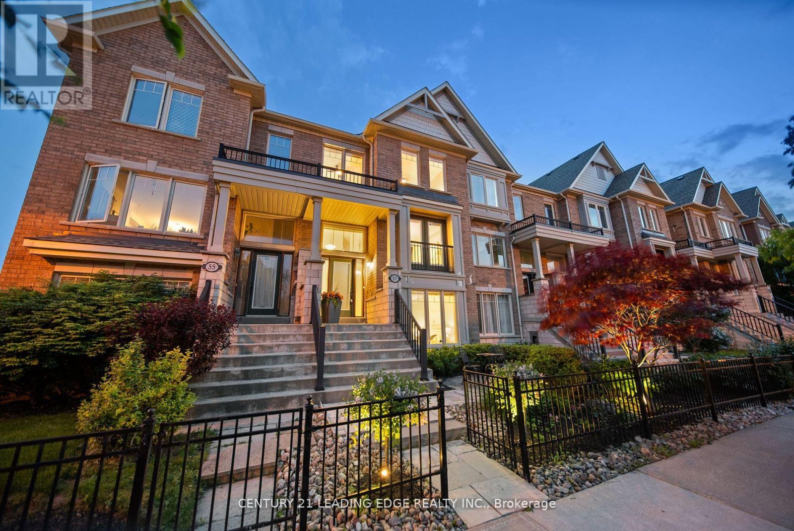 57 Baker Hill Boulevard, Whitchurch-Stouffville, Ontario  L4A 0T8 - Photo 3 - N12476729