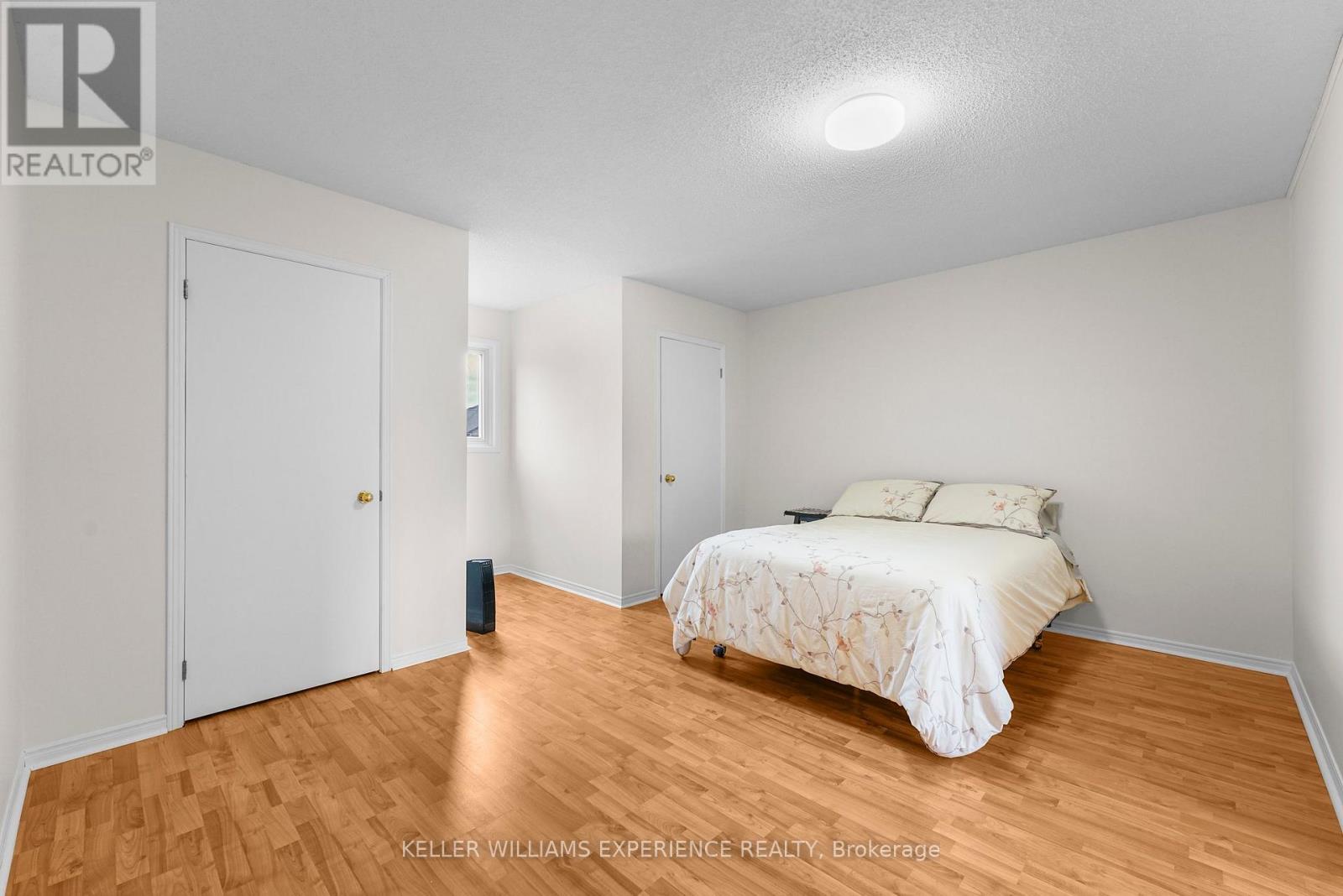 190 Centre Street, Essa (Angus), Ontario  L0M 1B0 - Photo 13 - N12476737