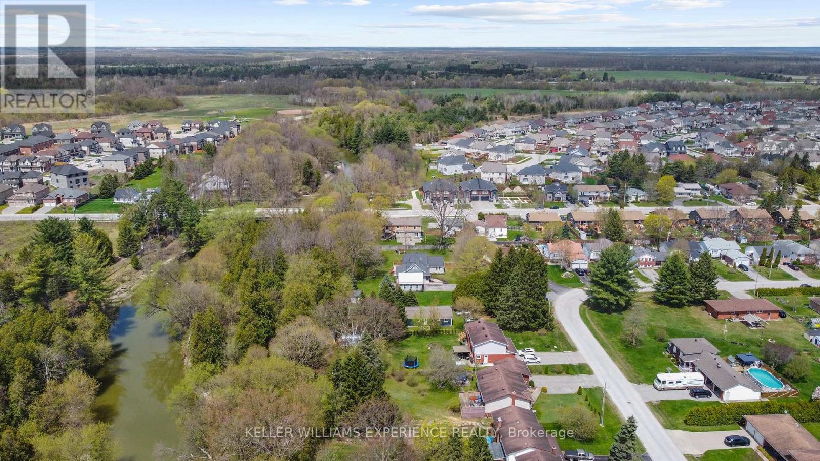 190 Centre Street, Essa (Angus), Ontario  L0M 1B0 - Photo 36 - N12476737