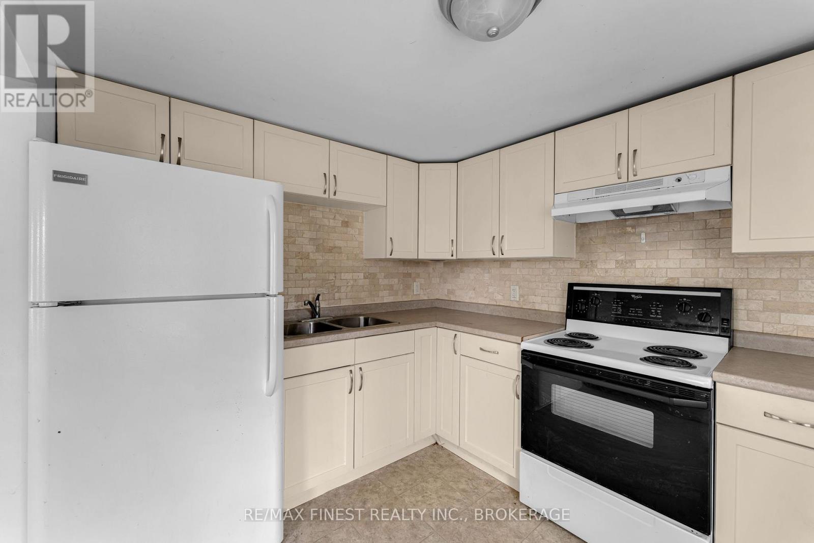 1 - 148 Thomas Street W, Greater Napanee (Greater Napanee), Ontario  K7R 2H3 - Photo 3 - X12476788
