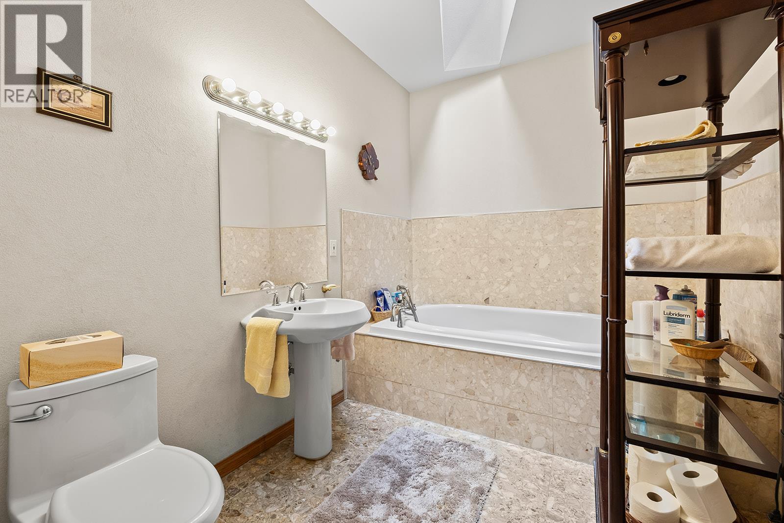 463 Carona Crescent Kelowna Photo 22 463 Carona Crescent Kelowna Photo 22