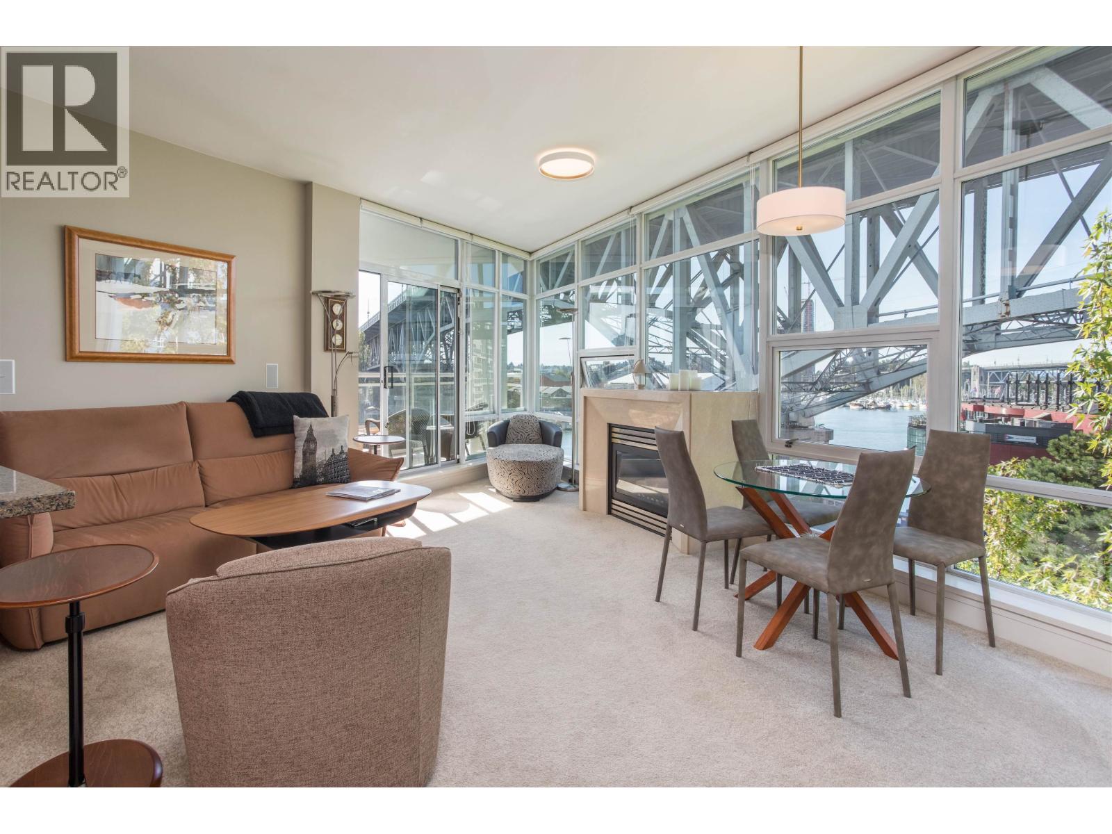 605 628 Kinghorne Mews, Vancouver, British Columbia  V6Z 3H6 - Photo 3 - R3051723