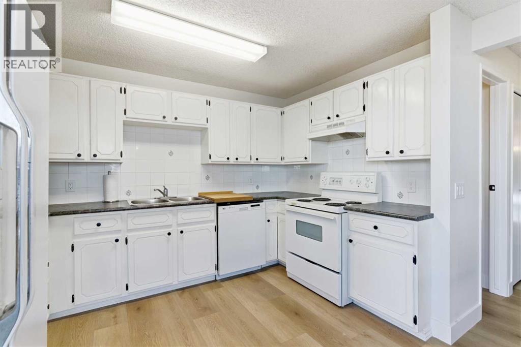 91 Deerfield Drive Se, Calgary, Alberta  T2J 6T9 - Photo 16 - A2263400