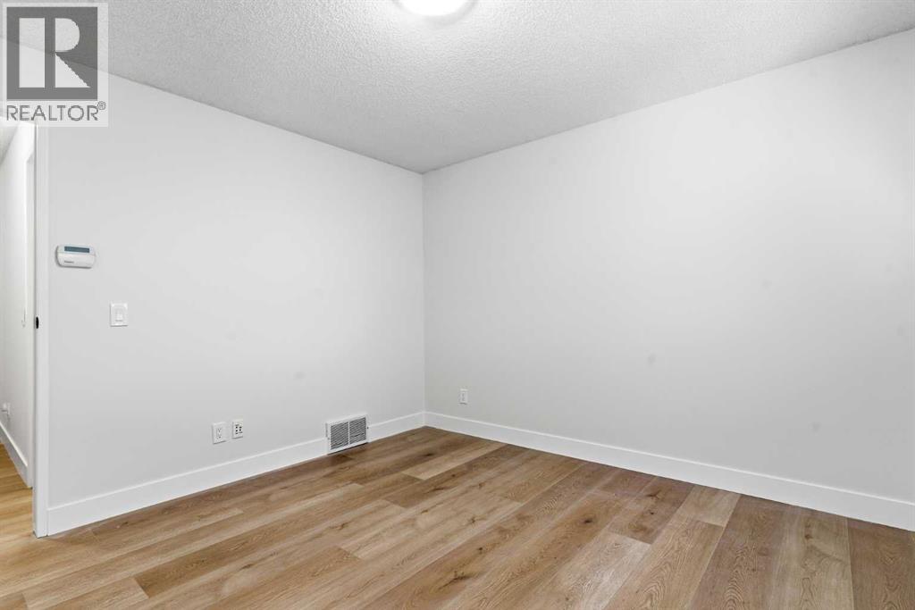 91 Deerfield Drive Se, Calgary, Alberta  T2J 6T9 - Photo 27 - A2263400