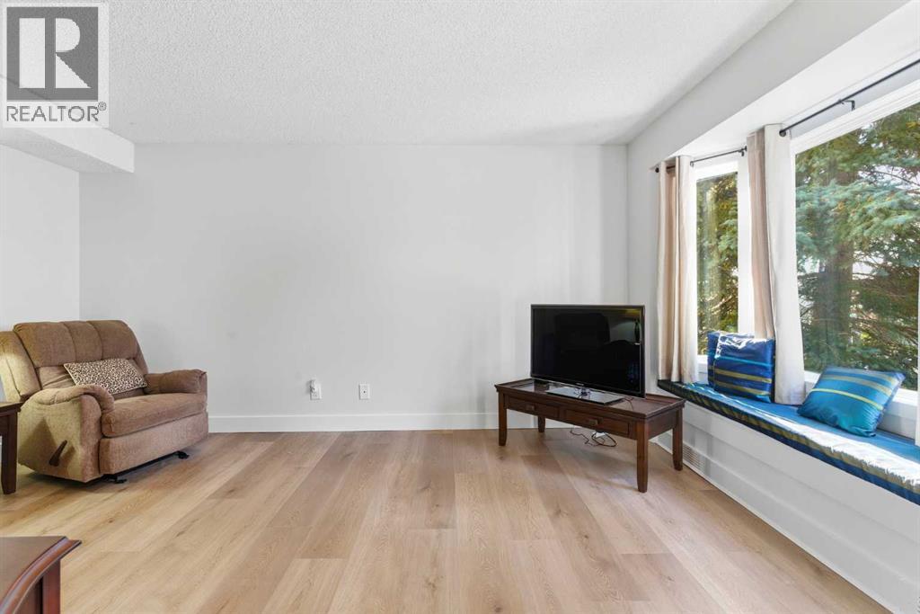 91 Deerfield Drive Se, Calgary, Alberta  T2J 6T9 - Photo 6 - A2263400