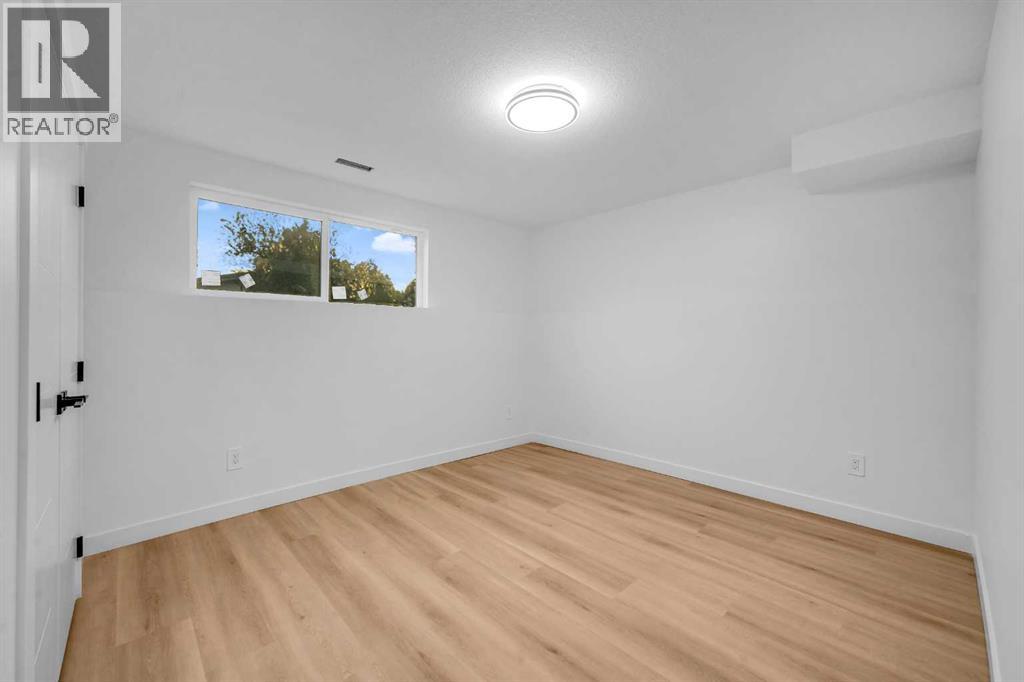 423 Queensland Circle Se, Calgary, Alberta  T2J 4P5 - Photo 33 - A2265453