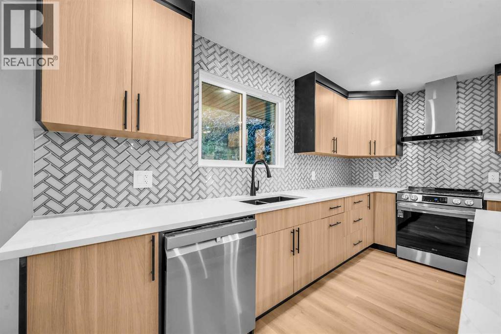 423 Queensland Circle Se, Calgary, Alberta  T2J 4P5 - Photo 12 - A2265453