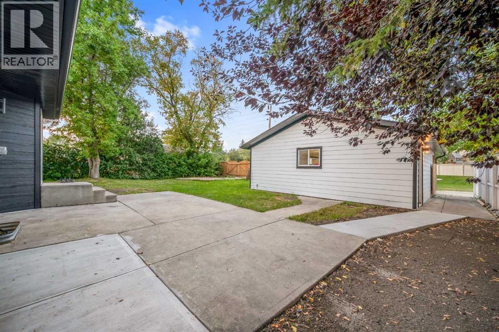 423 Queensland Circle Se, Calgary, Alberta  T2J 4P5 - Photo 41 - A2265453
