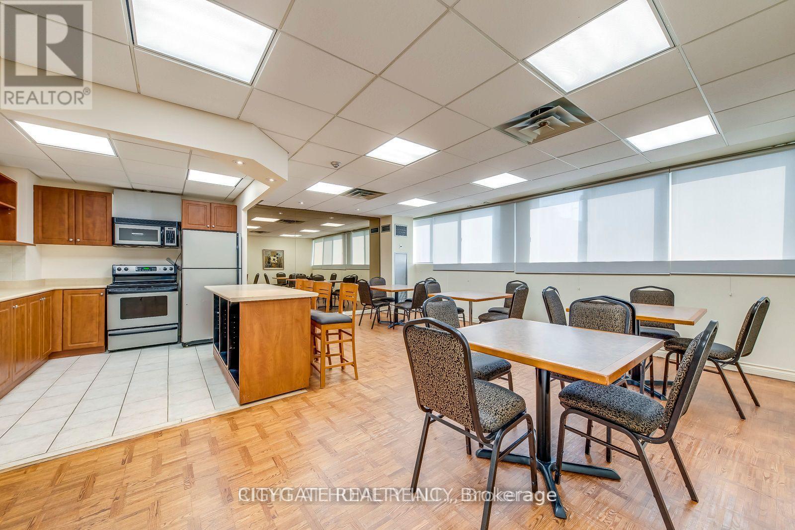 1412 - 3700 Kaneff Crescent, Mississauga, Ontario  L5A 4B8 - Photo 31 - W12476252