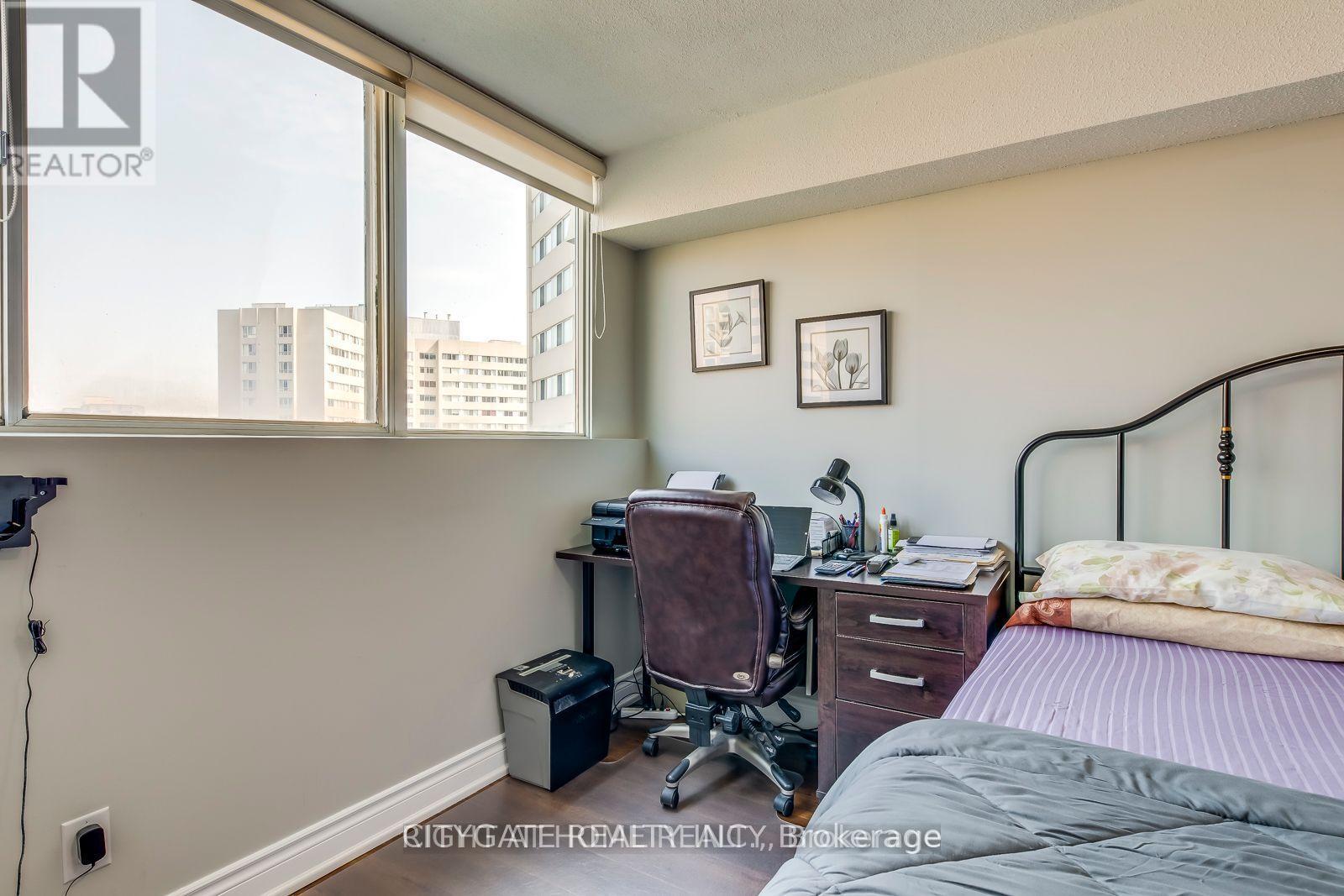 1412 - 3700 Kaneff Crescent, Mississauga, Ontario  L5A 4B8 - Photo 24 - W12476252