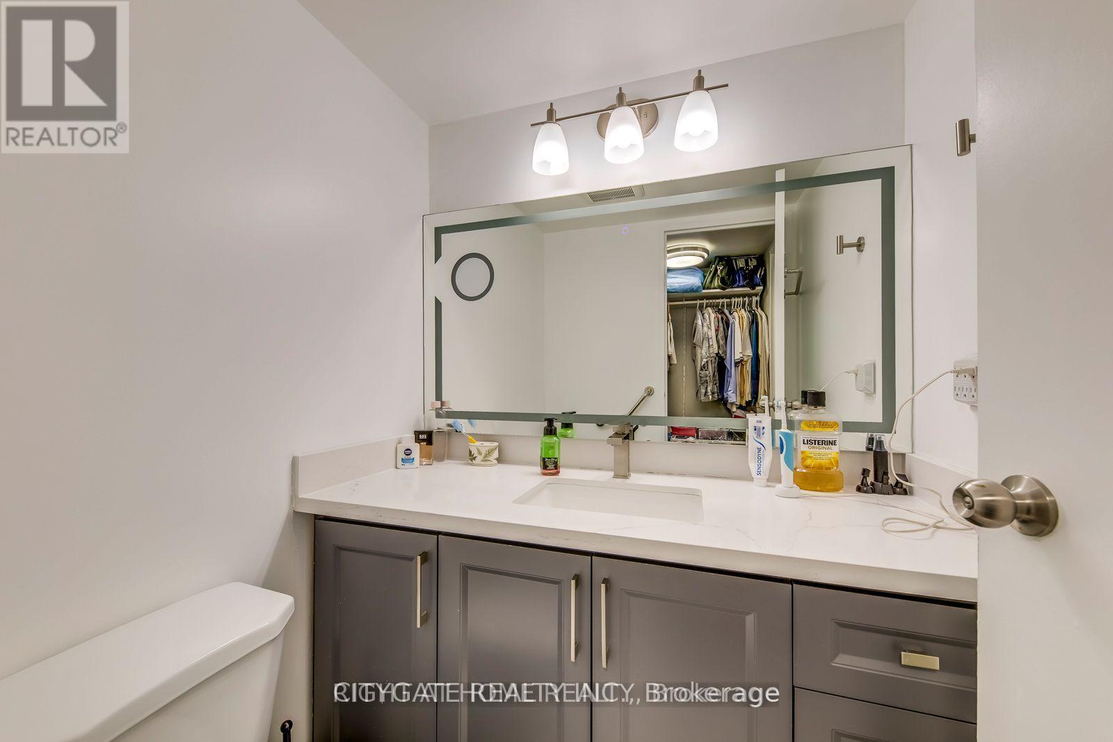 1412 - 3700 Kaneff Crescent, Mississauga, Ontario  L5A 4B8 - Photo 27 - W12476252