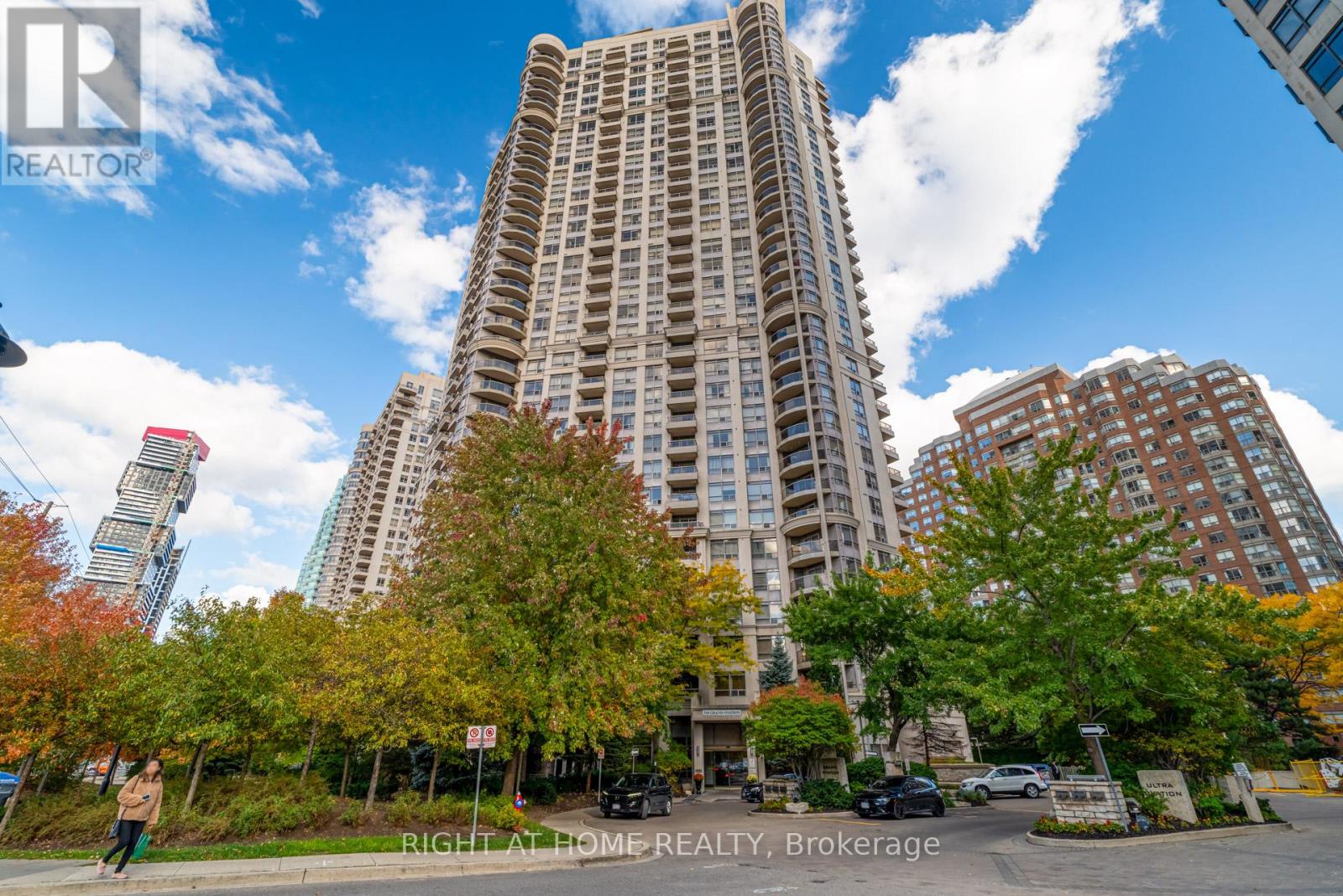 2412 - 310 Burnhamthorpe Road W, Mississauga, Ontario  L5B 4P9 - Photo 1 - W12476644