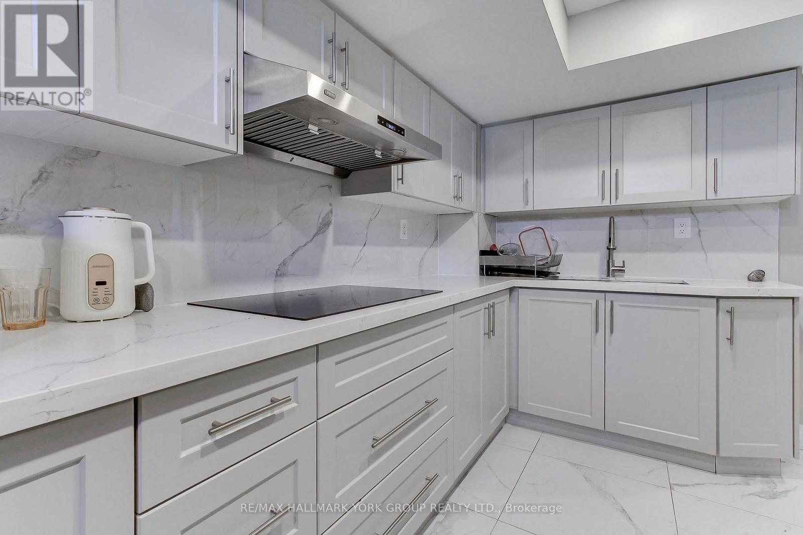 60 Delabo Drive, Toronto, Ontario  M3J 3S4 - Photo 36 - W12476665