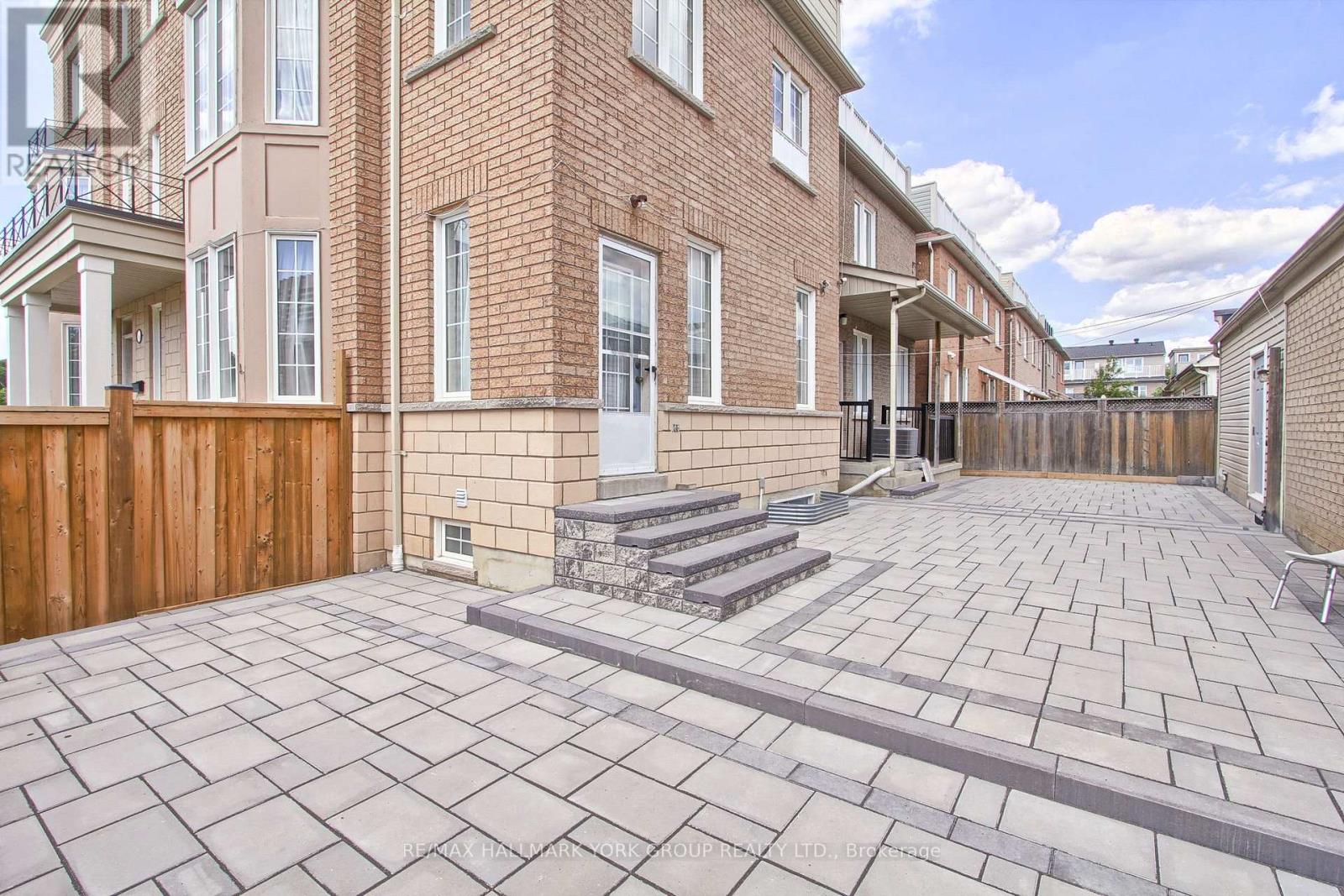 60 Delabo Drive, Toronto, Ontario  M3J 3S4 - Photo 43 - W12476665