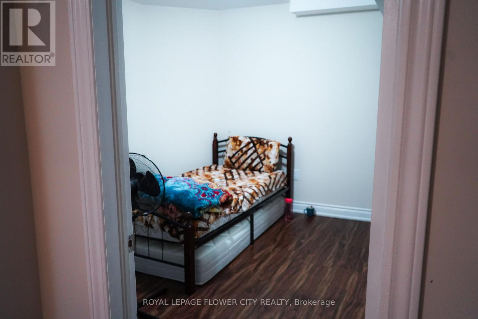 32 Courtsfield Crescent, Brampton, Ontario  L7A 2E2 - Photo 10 - W12476671