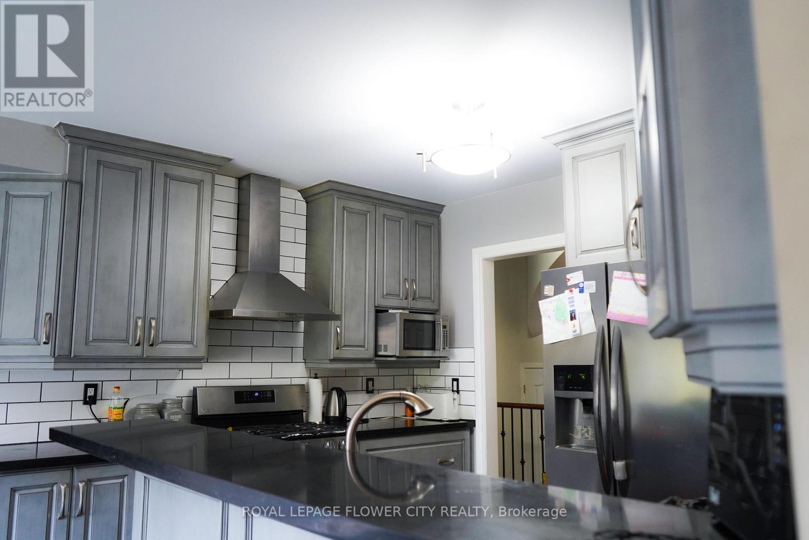 32 Courtsfield Crescent, Brampton, Ontario  L7A 2E2 - Photo 21 - W12476671