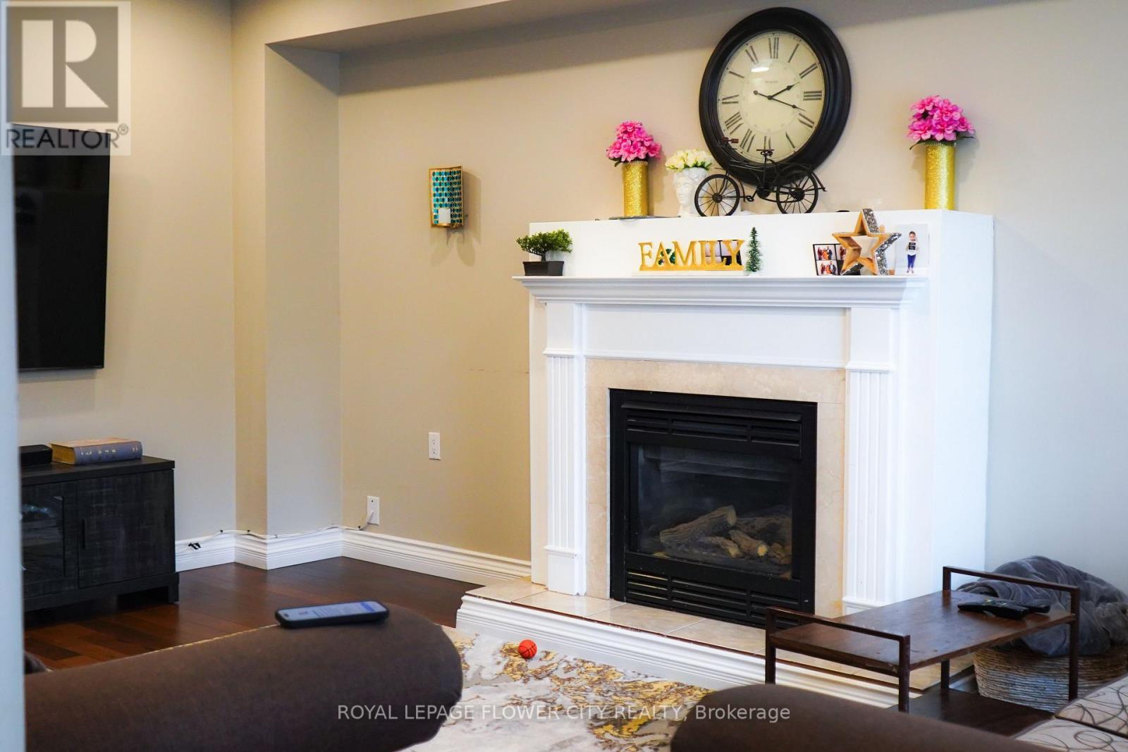 32 Courtsfield Crescent, Brampton, Ontario  L7A 2E2 - Photo 23 - W12476671