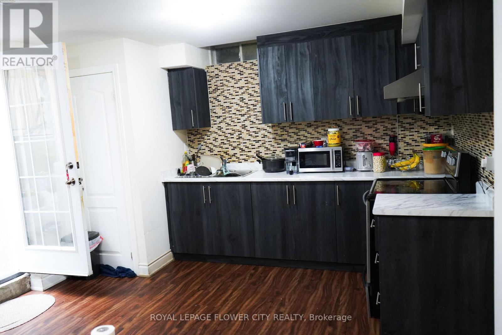 32 Courtsfield Crescent, Brampton, Ontario  L7A 2E2 - Photo 6 - W12476671