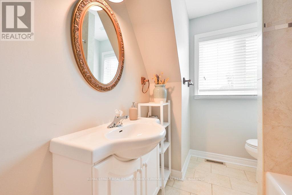 1025 Shaw Drive, Mississauga, Ontario  L5G 3Z3 - Photo 30 - W12476723