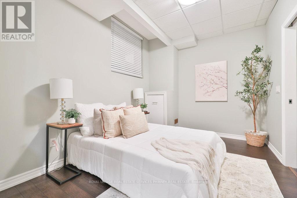 1025 Shaw Drive, Mississauga, Ontario  L5G 3Z3 - Photo 34 - W12476723