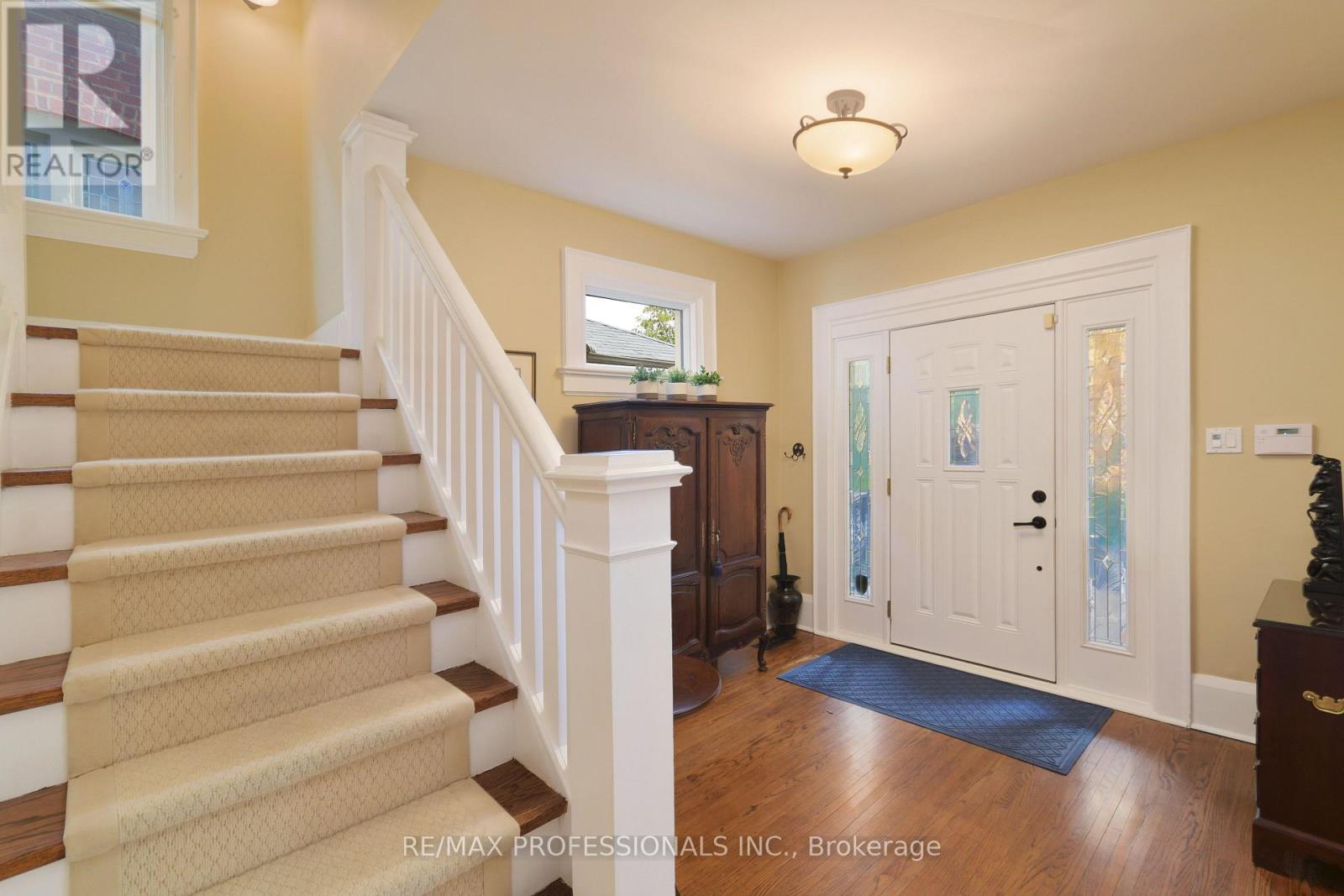 12 Glenwood Avenue, Toronto, Ontario  M6P 3C6 - Photo 17 - W12476724