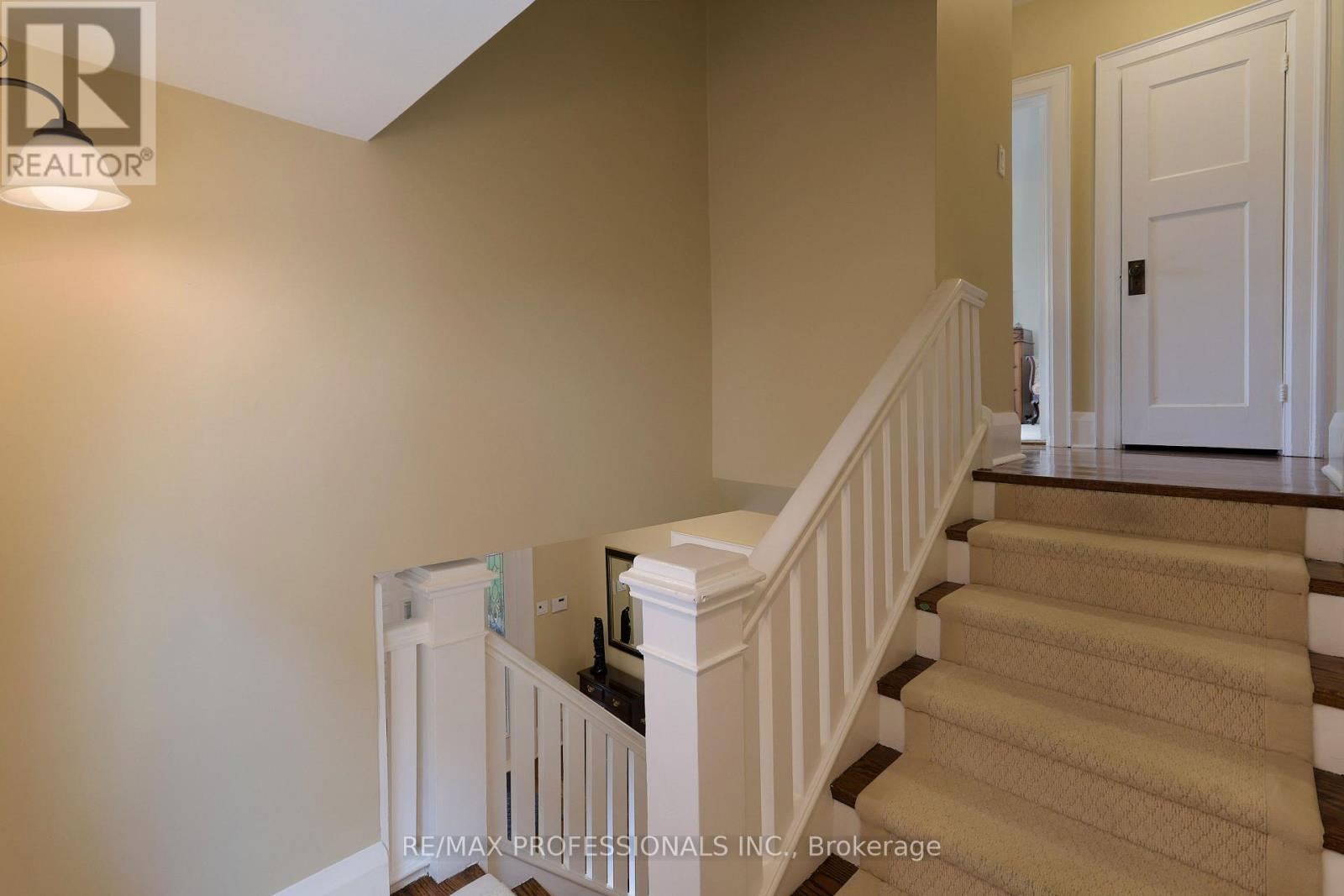 12 Glenwood Avenue, Toronto, Ontario  M6P 3C6 - Photo 18 - W12476724