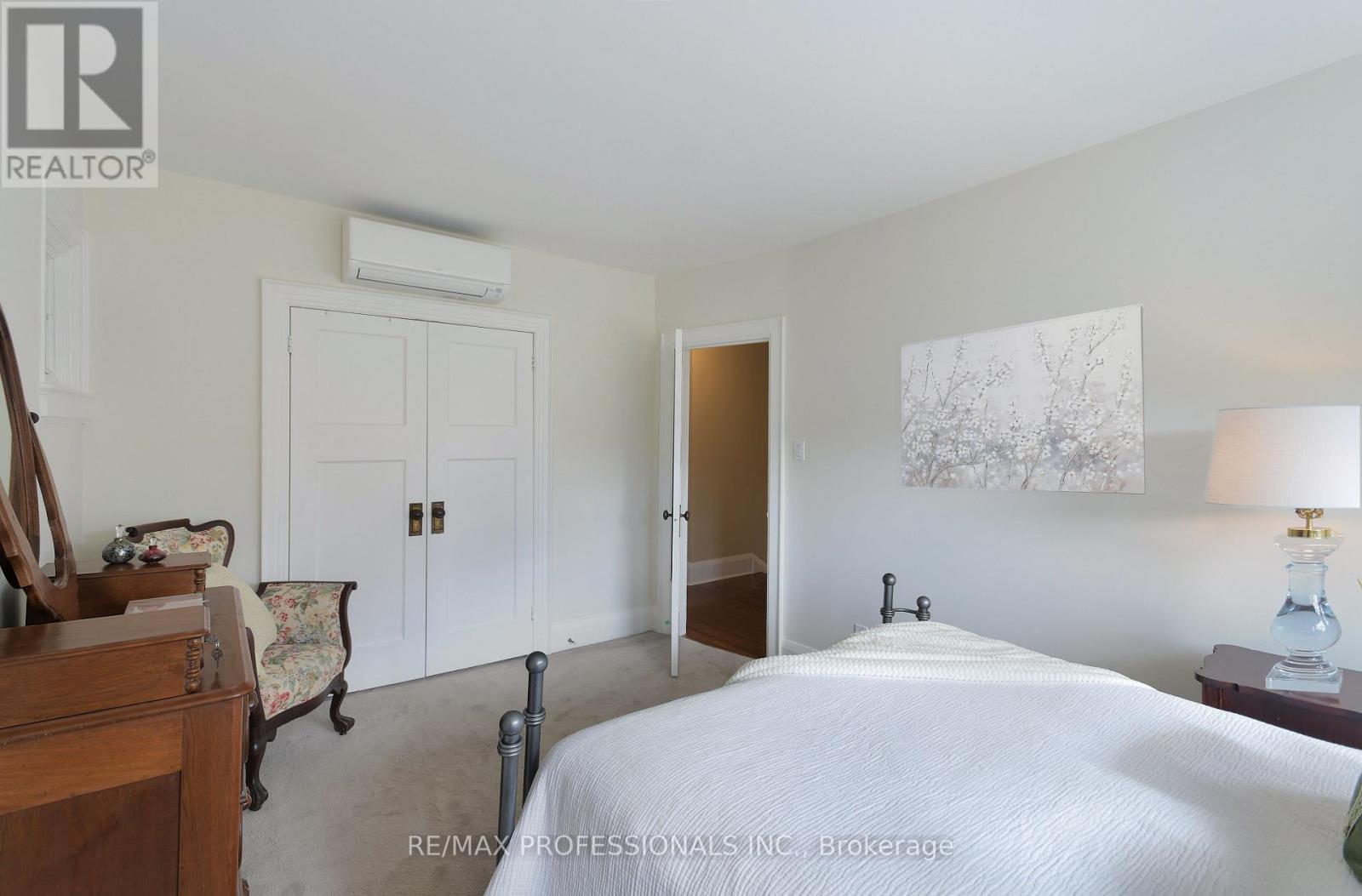 12 Glenwood Avenue, Toronto, Ontario  M6P 3C6 - Photo 20 - W12476724